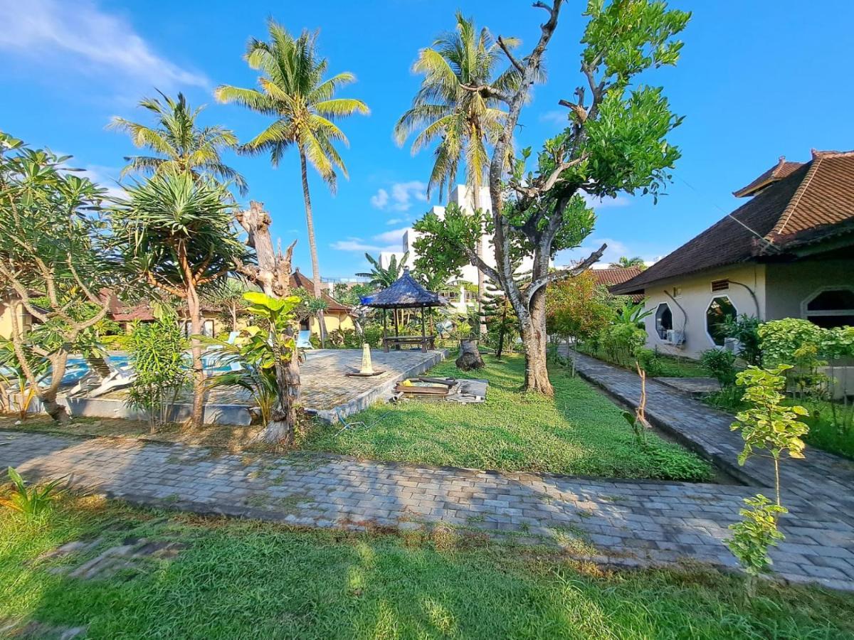 Surfers Beachfront Lombok Hotel Kuta  Bagian luar foto