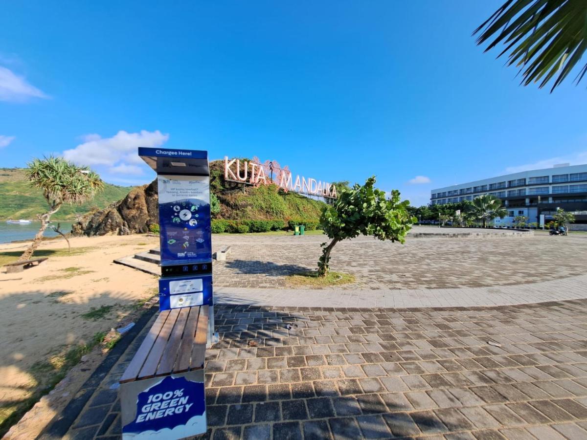 Surfers Beachfront Lombok Hotel Kuta  Bagian luar foto