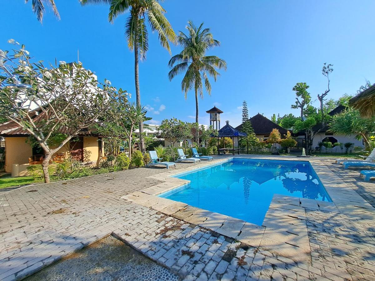 Surfers Beachfront Lombok Hotel Kuta  Bagian luar foto