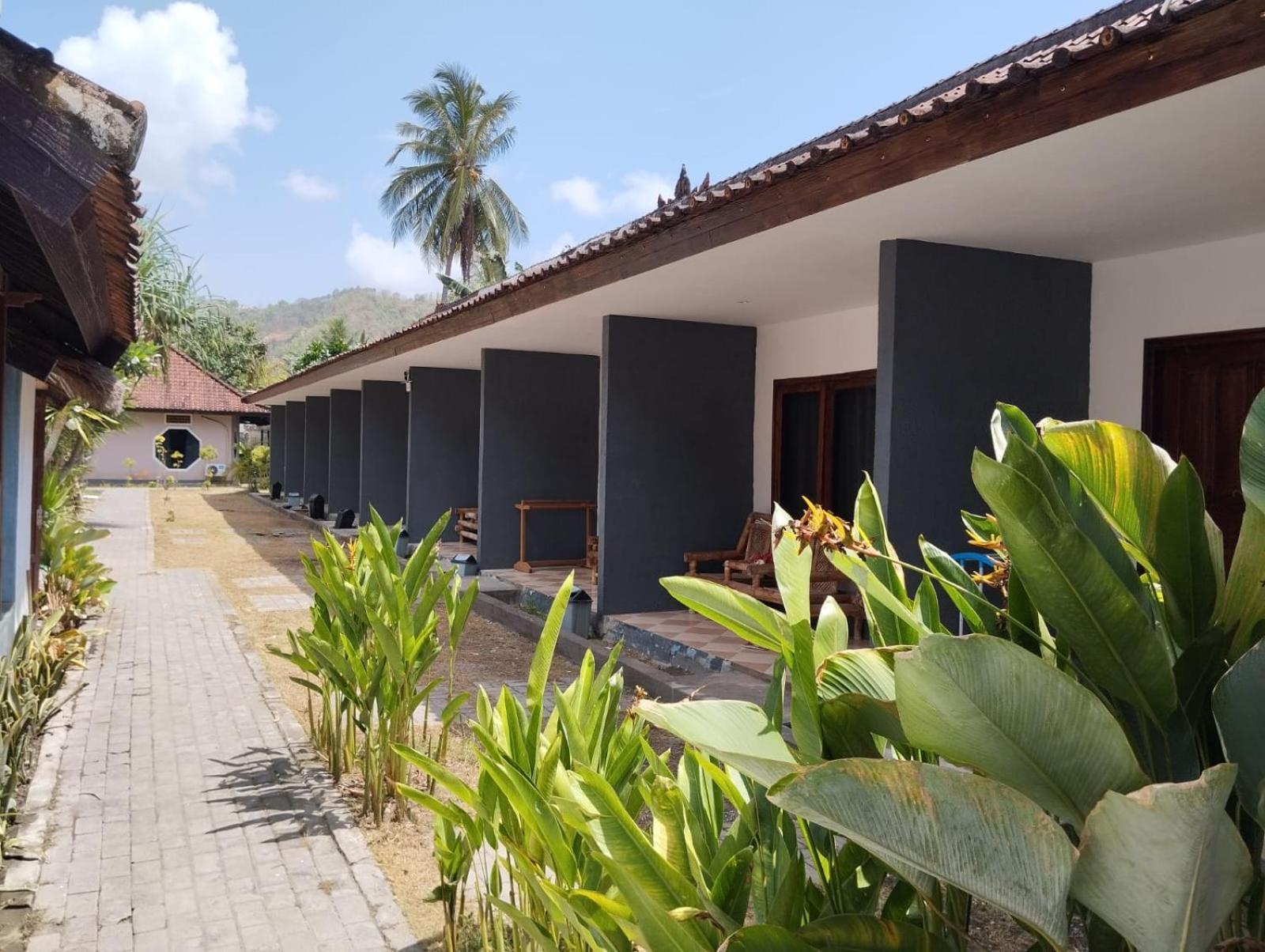 Surfers Beachfront Lombok Hotel Kuta  Bagian luar foto